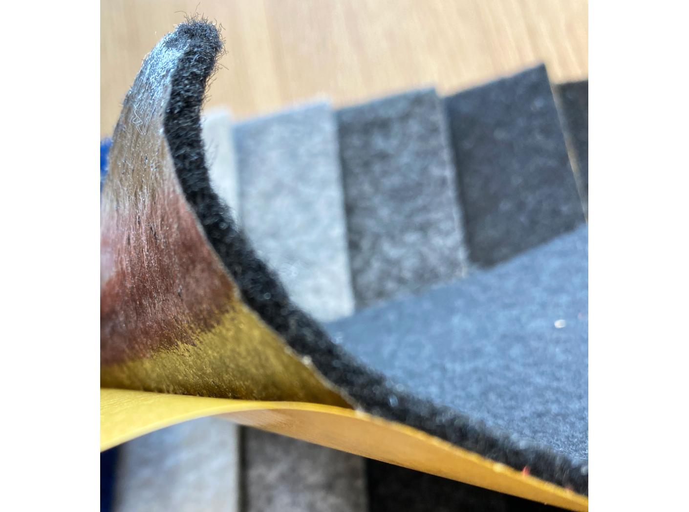 Filt 133 cm 320 gr Musta Itseliimautuva Filt 133 cm 320 gr Musta Itseliimautuva